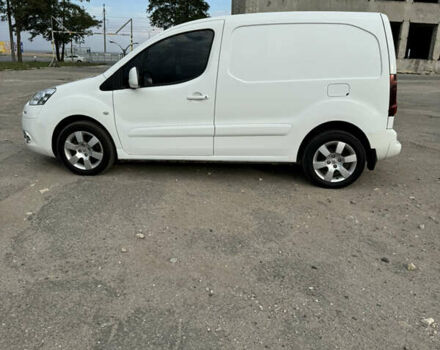 Белый Пежо Partner, объемом двигателя 1.56 л и пробегом 282 тыс. км за 6700 $, фото 5 на Automoto.ua