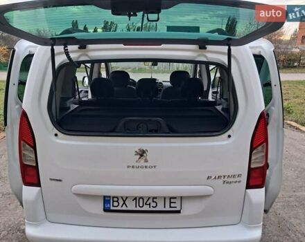 Белый Пежо Partner, объемом двигателя 1.6 л и пробегом 204 тыс. км за 8999 $, фото 5 на Automoto.ua