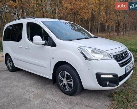 Белый Пежо Partner, объемом двигателя 1.6 л и пробегом 204 тыс. км за 8999 $, фото 1 на Automoto.ua
