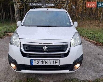 Белый Пежо Partner, объемом двигателя 1.6 л и пробегом 204 тыс. км за 8999 $, фото 4 на Automoto.ua