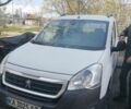 Белый Пежо Partner, объемом двигателя 1.56 л и пробегом 93 тыс. км за 12000 $, фото 1 на Automoto.ua