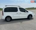 Белый Пежо Partner, объемом двигателя 1.56 л и пробегом 190 тыс. км за 10300 $, фото 7 на Automoto.ua
