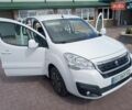 Белый Пежо Partner, объемом двигателя 0 л и пробегом 112 тыс. км за 9900 $, фото 1 на Automoto.ua