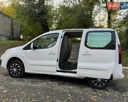 Белый Пежо Partner, объемом двигателя 0 л и пробегом 126 тыс. км за 8790 $, фото 11 на Automoto.ua