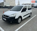 Белый Пежо Partner, объемом двигателя 1.56 л и пробегом 200 тыс. км за 8999 $, фото 1 на Automoto.ua