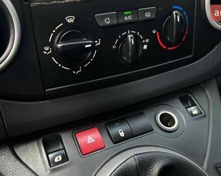 Білий Пежо Partner, об'ємом двигуна 1.6 л та пробігом 212 тис. км за 9999 $, фото 17 на Automoto.ua