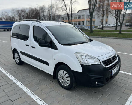Белый Пежо Partner, объемом двигателя 1.56 л и пробегом 200 тыс. км за 8999 $, фото 6 на Automoto.ua