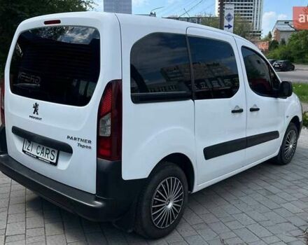 Білий Пежо Partner, об'ємом двигуна 1.6 л та пробігом 212 тис. км за 9999 $, фото 6 на Automoto.ua