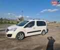 Белый Пежо Partner, объемом двигателя 1.56 л и пробегом 233 тыс. км за 8800 $, фото 1 на Automoto.ua