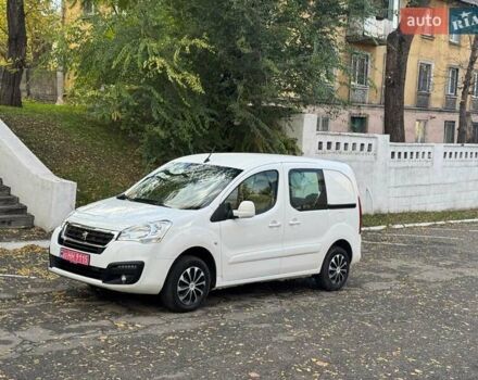 Белый Пежо Partner, объемом двигателя 0 л и пробегом 126 тыс. км за 8790 $, фото 7 на Automoto.ua