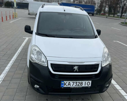Белый Пежо Partner, объемом двигателя 1.56 л и пробегом 200 тыс. км за 8999 $, фото 8 на Automoto.ua