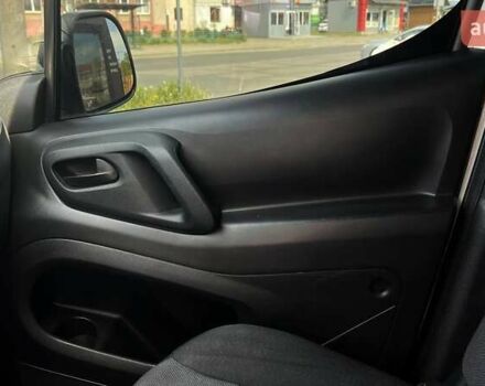 Білий Пежо Partner, об'ємом двигуна 1.6 л та пробігом 212 тис. км за 9999 $, фото 19 на Automoto.ua