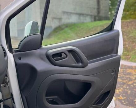 Белый Пежо Partner, объемом двигателя 0 л и пробегом 126 тыс. км за 8790 $, фото 23 на Automoto.ua