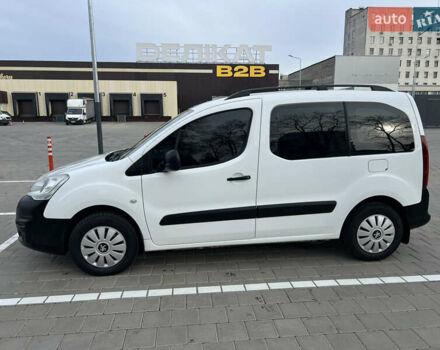 Белый Пежо Partner, объемом двигателя 1.56 л и пробегом 200 тыс. км за 8999 $, фото 1 на Automoto.ua