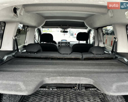 Белый Пежо Partner, объемом двигателя 1.56 л и пробегом 200 тыс. км за 8999 $, фото 16 на Automoto.ua