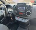 Белый Пежо Partner, объемом двигателя 0 л и пробегом 126 тыс. км за 8790 $, фото 17 на Automoto.ua