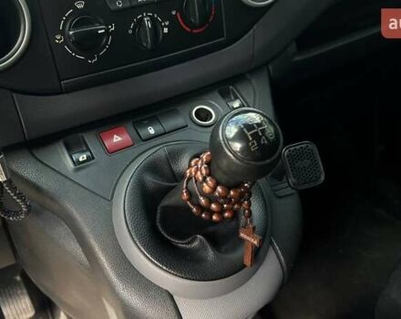 Білий Пежо Partner, об'ємом двигуна 1.6 л та пробігом 212 тис. км за 9999 $, фото 12 на Automoto.ua
