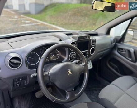 Белый Пежо Partner, объемом двигателя 0 л и пробегом 126 тыс. км за 8790 $, фото 20 на Automoto.ua