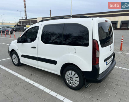 Белый Пежо Partner, объемом двигателя 1.56 л и пробегом 200 тыс. км за 8999 $, фото 2 на Automoto.ua