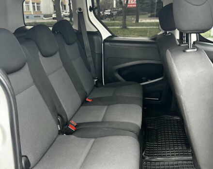 Белый Пежо Partner, объемом двигателя 1.56 л и пробегом 200 тыс. км за 8999 $, фото 12 на Automoto.ua