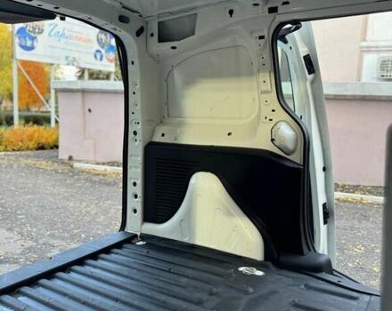 Белый Пежо Partner, объемом двигателя 0 л и пробегом 126 тыс. км за 8790 $, фото 19 на Automoto.ua