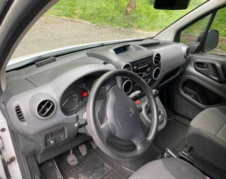 Белый Пежо Partner, объемом двигателя 1.6 л и пробегом 199 тыс. км за 8500 $, фото 5 на Automoto.ua