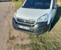 Белый Пежо Partner, объемом двигателя 1.6 л и пробегом 219 тыс. км за 9100 $, фото 1 на Automoto.ua