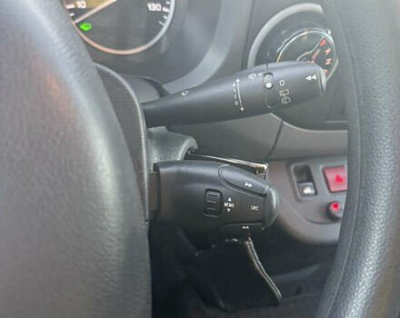 Білий Пежо Partner, об'ємом двигуна 0 л та пробігом 81 тис. км за 12000 $, фото 13 на Automoto.ua