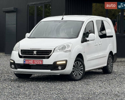 Белый Пежо Partner, объемом двигателя 0 л и пробегом 112 тыс. км за 9450 $, фото 2 на Automoto.ua
