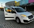 Белый Пежо Partner, объемом двигателя 1.6 л и пробегом 139 тыс. км за 6700 $, фото 3 на Automoto.ua