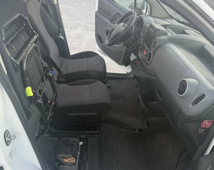 Білий Пежо Partner, об'ємом двигуна 0 л та пробігом 81 тис. км за 12000 $, фото 20 на Automoto.ua