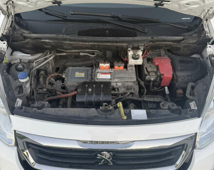 Білий Пежо Partner, об'ємом двигуна 0 л та пробігом 81 тис. км за 12000 $, фото 24 на Automoto.ua