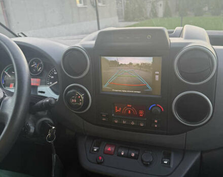 Білий Пежо Partner, об'ємом двигуна 0 л та пробігом 81 тис. км за 12000 $, фото 10 на Automoto.ua