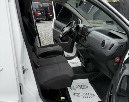 Белый Пежо Partner, объемом двигателя 0 л и пробегом 112 тыс. км за 9450 $, фото 20 на Automoto.ua