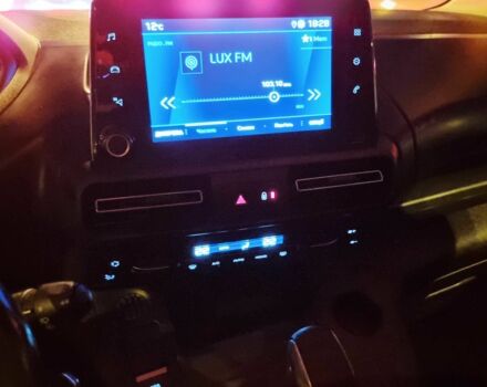 Белый Пежо Partner, объемом двигателя 1.6 л и пробегом 170 тыс. км за 16000 $, фото 1 на Automoto.ua