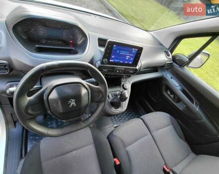 Білий Пежо Partner, об'ємом двигуна 1.6 л та пробігом 178 тис. км за 13950 $, фото 4 на Automoto.ua