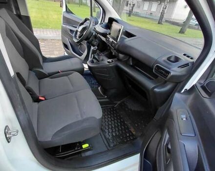 Білий Пежо Partner, об'ємом двигуна 1.6 л та пробігом 178 тис. км за 13950 $, фото 10 на Automoto.ua