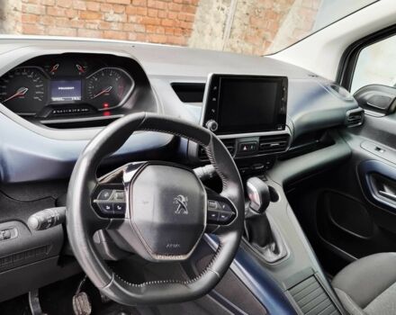 Белый Пежо Partner, объемом двигателя 1.6 л и пробегом 170 тыс. км за 16000 $, фото 3 на Automoto.ua