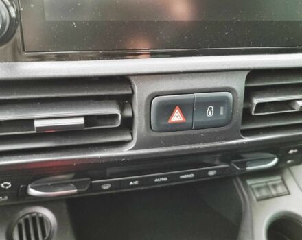 Білий Пежо Partner, об'ємом двигуна 1.6 л та пробігом 170 тис. км за 15900 $, фото 4 на Automoto.ua