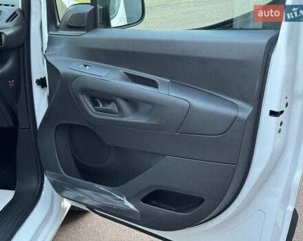Белый Пежо Partner, объемом двигателя 0 л и пробегом 1 тыс. км за 23256 $, фото 23 на Automoto.ua