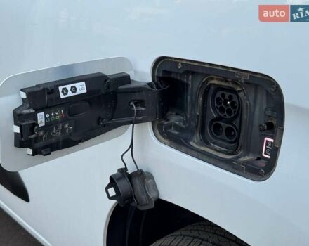Белый Пежо Partner, объемом двигателя 0 л и пробегом 1 тыс. км за 23256 $, фото 46 на Automoto.ua