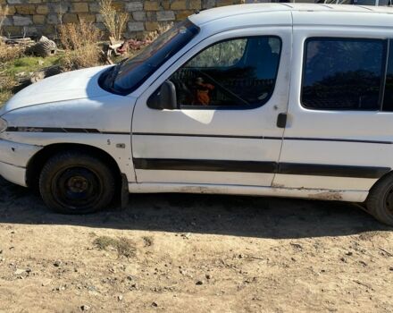 Белый Пежо Partner, объемом двигателя 1.9 л и пробегом 275 тыс. км за 2500 $, фото 1 на Automoto.ua