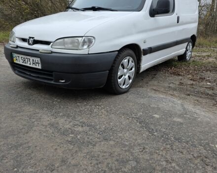 Белый Пежо Partner, объемом двигателя 1.9 л и пробегом 430 тыс. км за 1700 $, фото 2 на Automoto.ua