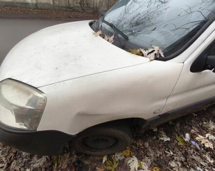 Білий Пежо Partner, об'ємом двигуна 1.4 л та пробігом 400 тис. км за 2692 $, фото 6 на Automoto.ua