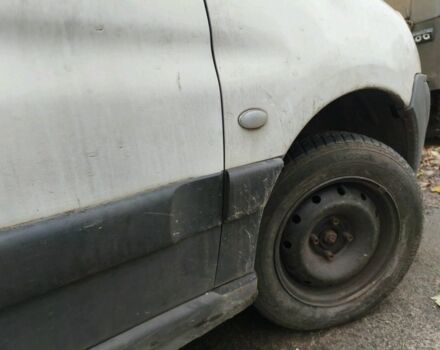 Білий Пежо Partner, об'ємом двигуна 1.4 л та пробігом 400 тис. км за 2692 $, фото 3 на Automoto.ua