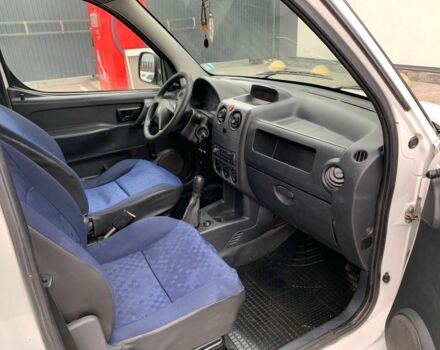 Білий Пежо Partner, об'ємом двигуна 1.9 л та пробігом 320 тис. км за 3300 $, фото 9 на Automoto.ua