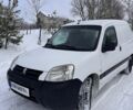 Білий Пежо Partner, об'ємом двигуна 1.6 л та пробігом 400 тис. км за 2650 $, фото 1 на Automoto.ua