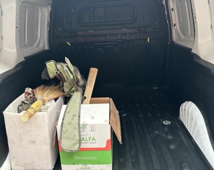 Білий Пежо Partner, об'ємом двигуна 1.6 л та пробігом 160 тис. км за 11874 $, фото 6 на Automoto.ua