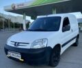Белый Пежо Partner, объемом двигателя 0 л и пробегом 145 тыс. км за 2000 $, фото 1 на Automoto.ua