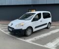 Білий Пежо Partner, об'ємом двигуна 1.6 л та пробігом 290 тис. км за 4700 $, фото 1 на Automoto.ua